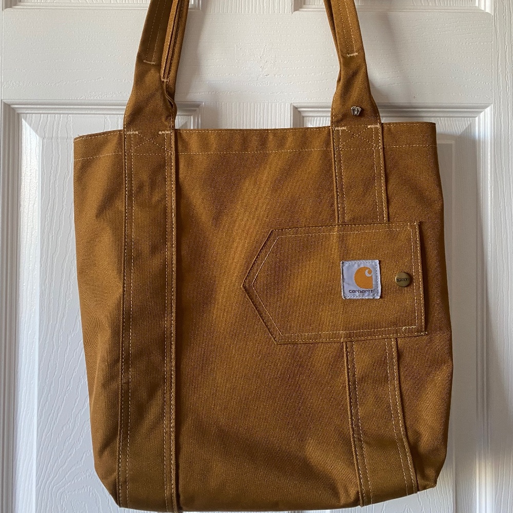 ESSENTIALS TOTE